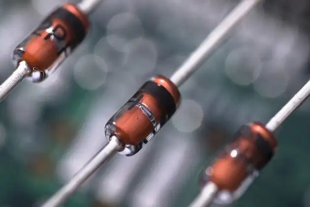 Diode Zener là gì? Cách hoạt động và ứng dụng phổ biến