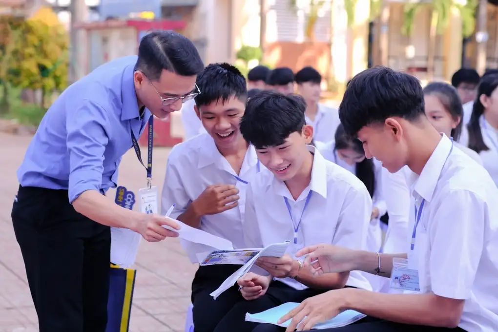 Lịch xét tuyển đại học 2025: Mốc thời gian quan trọng & mẹo đăng ký hiệu quả