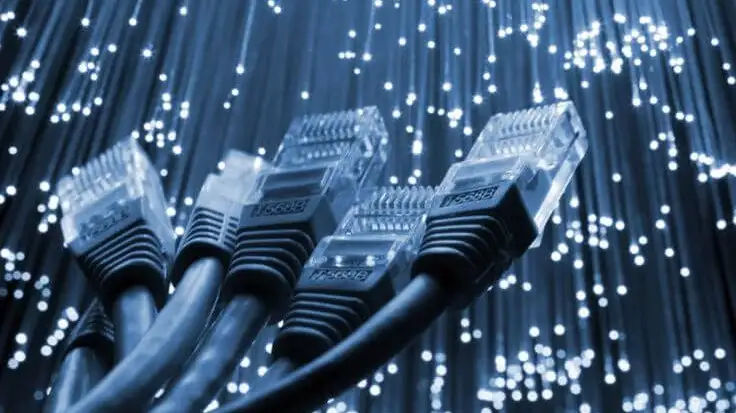 Hiện tượng phản xạ toàn phần và ứng dụng trong sợi quang học hiện đại
