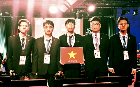 Việt Nam giành 4 huy chương Olympic Vật lý Châu Âu 2025